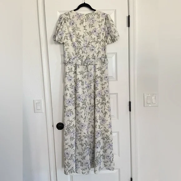 Gal Meets Glam Cassidy Cream Maxi Dress with Lavender Floral Print